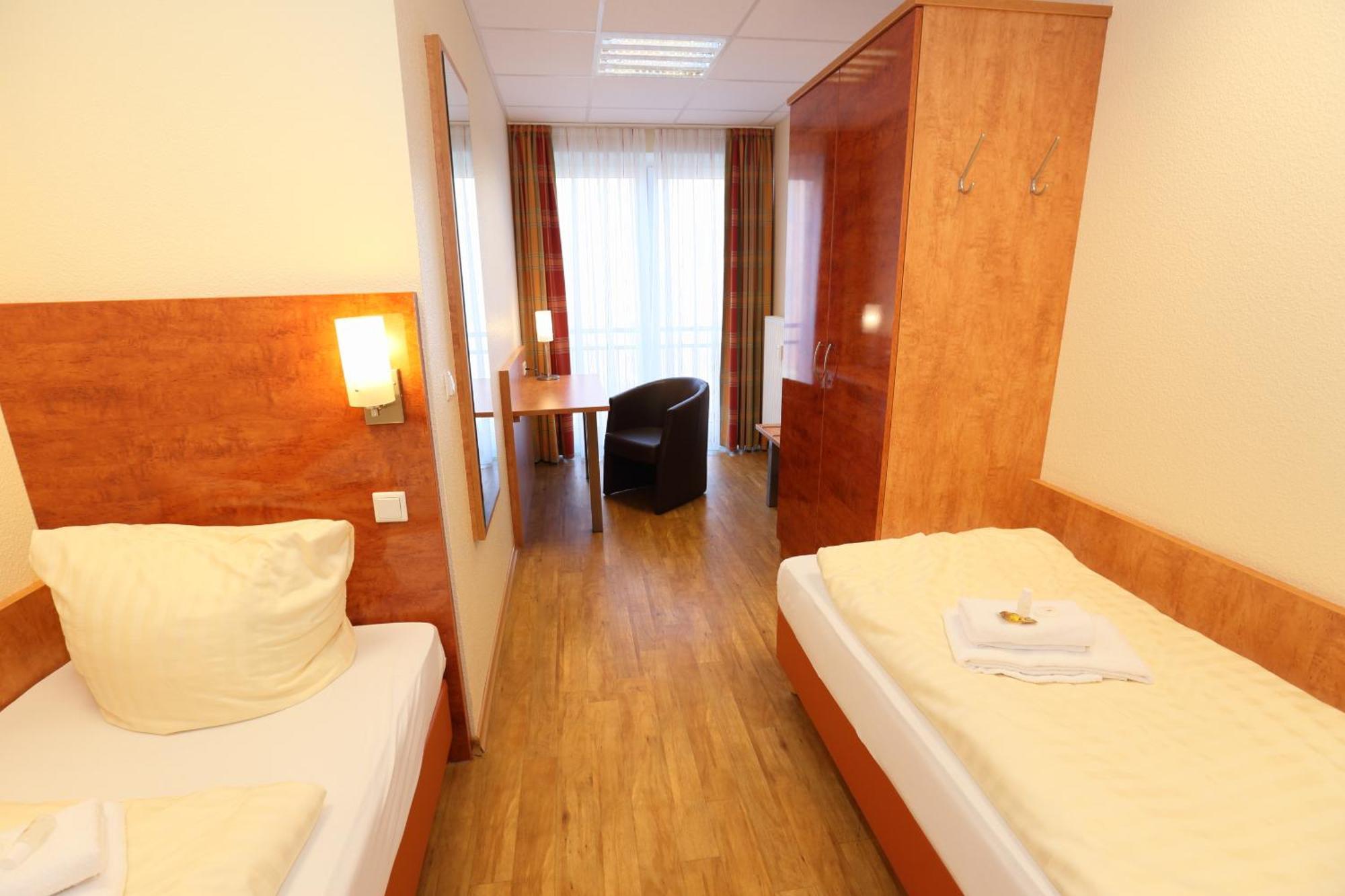 Hotel Am Holzhafen Stade Esterno foto